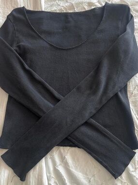 Brandy Melville Women's Black and Navy Crop-top
